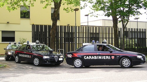 DENUNCIATI IN STATO DI LIBERTÀ PER RISSA ALL’INTERNO DI UN MINIMARKET DI ACATE