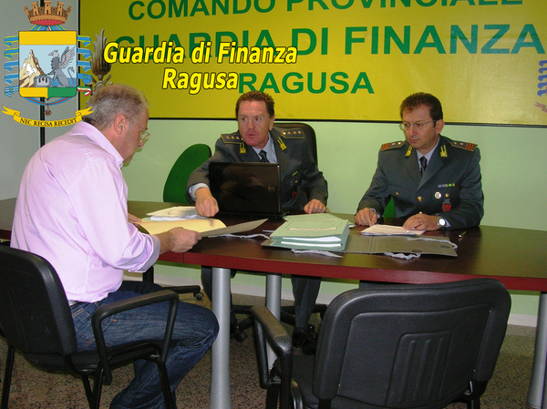AZIENDA DI AUTOTRASPORTO EVADE PER 632 MILA EURO