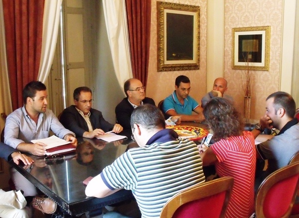 L’ESTATE DI MARINA DI MODICA, UNA CONFERENZA STAMPA COL SINDACO BUSCEMA PER FARE IL PUNTO DELLA SITUAZIONE