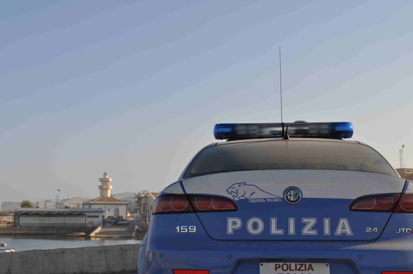 ARRESTATO UN UOMO RITENUTO RESPONSABILE DI TENTATO OMICIDIO DELLA MOGLIE E DELLA FIGLIOLETTA