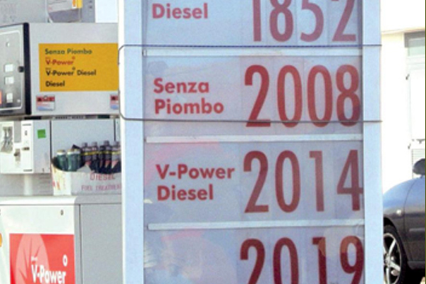CODACONS E UNIONE NAZIONALE CONSUMATORI, PER I SICILIANI E’ URGENTE ABBATERE IL PREZZO ALLA POMPA DEI CARBURANTI
