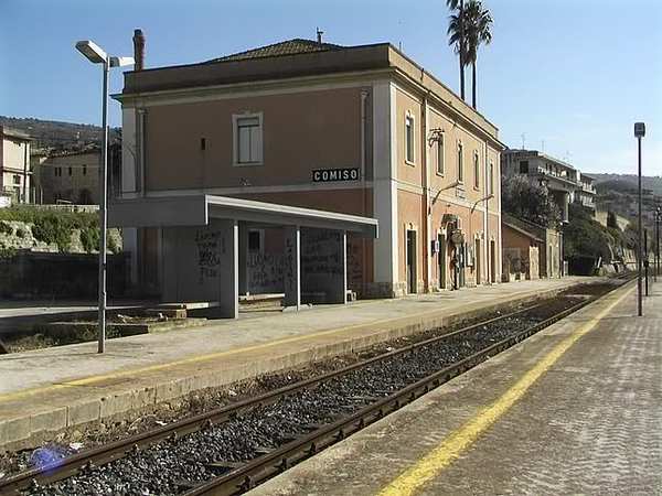 STUDENTI DI VITTORIA E COMISO “A PIEDI”, STAMANI NON HANNO POTUTO RAGGIUNGERE MODICA CON I MEZZI PUBBLICI
