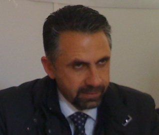 IGNAZIO ABBATE SULLA MANCATA REGOLAMENTAZIONE DEL TRAFFICO DAVANTI ALLE SCUOLE MODICANE
