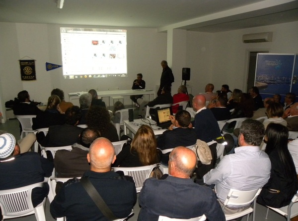 ANDREA MURA AL PORTO DI MARINA DI RAGUSA