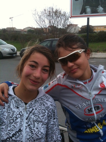 IL GRUPPO SI TINGE DI ROSA