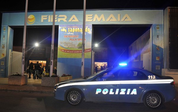 NEI PRESSI DELLA FIERA EMAIA LA POLIZIA ARRESTA GUIDATORE SPERICOLATO