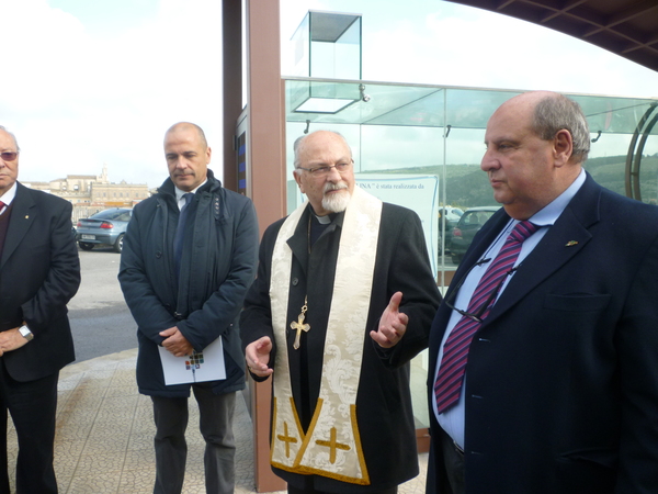I VERTICI DELL’ASP RAGUSANA ALL’ONCOLOGIA DEL MARIA PATERNO’AREZZO