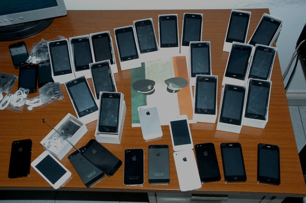 TELEFONINI TAROCCATI A MODICA