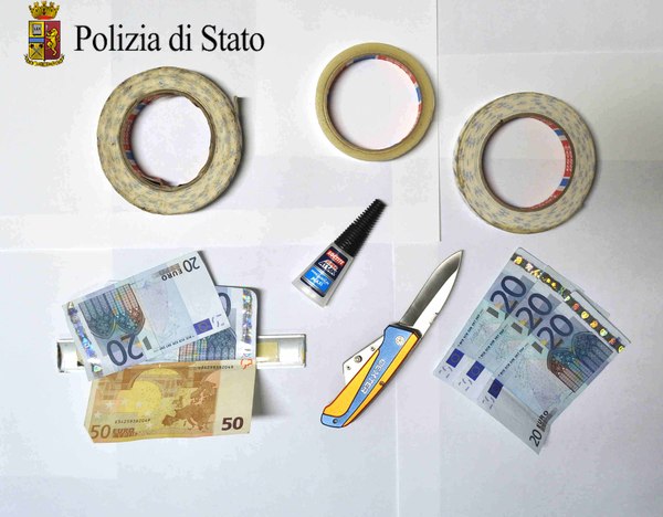 LA SQUADRA VOLANTI DELLA QUESTURA DI RAGUSA, HA ARRESTATO IN FLAGRANZA DI REATO UN UOMO ED UNA DONNA