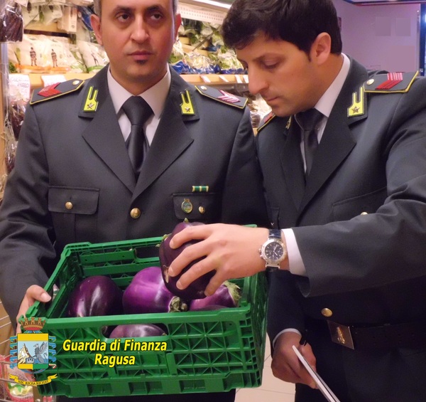 VITTORIA: GUARDIA DI FINANZA SCOPRE PRODOTTI AGRICOLI CON INDICAZIONI DI ORIGINI FALSE