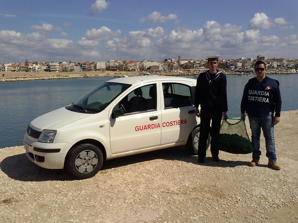 SCOGLITTI: PESCA ILLEGALE DI RICCI