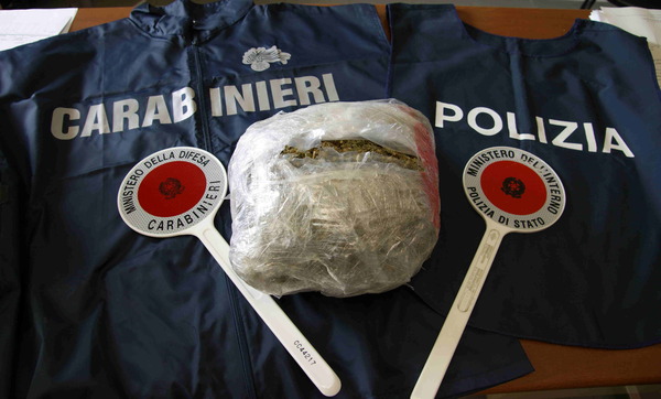 VITTORIA: ARRESTATI PUSHER