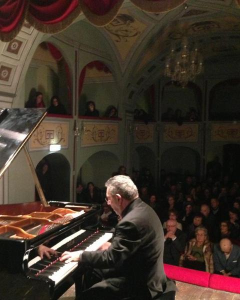 UN TEATRO STRACOLMO HA ACCOLTO IERI IL PIANISTA FRANCESCO ZAPPALA’