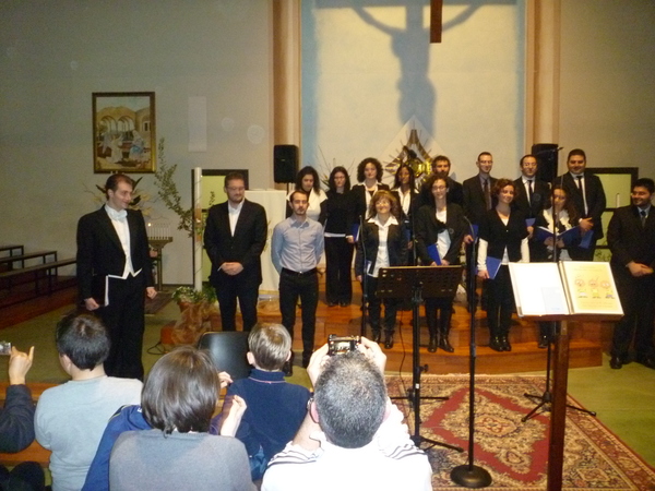 LORENZO LICITRA SPOPOLA ANCHE CON LA MUSICA SACRA