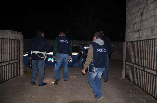 RAGUSA. SGOMINATA DA  POLIZIA E CARABINIERI UNA BANDA CHE OPERAVA NELLE CAMPAGNE