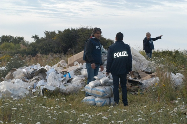 SEQUESTRATI DALLA SQUADRA MOBILE 40  KG DI MARIJUANA