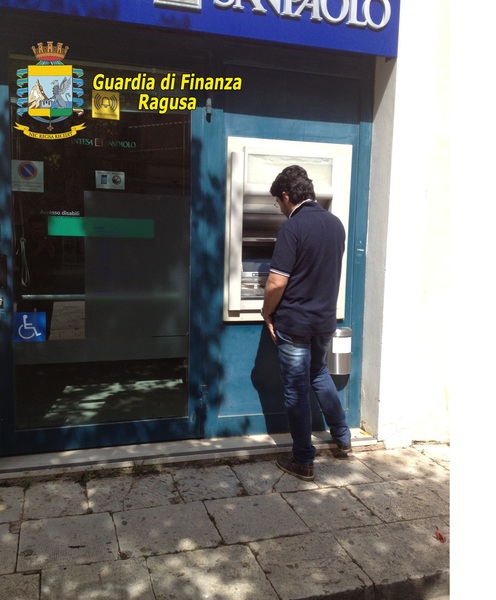 MODICA: PERCEPIVANO LA PENSIONE DI UN LORO PARENTE DECEDUTO