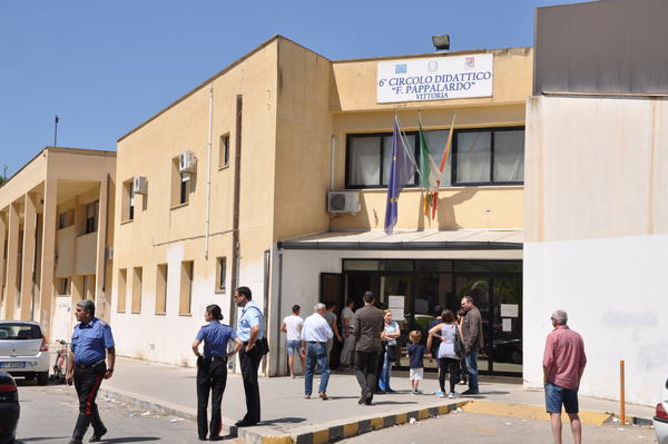 OMICIDIO A VITTORIA: BIDELLO SPARA ALLA PROFESSORESSA