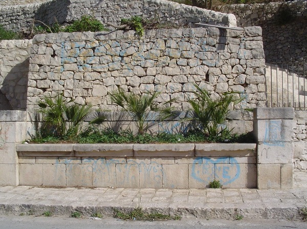 GLI ANTICHI ABBEVERATOI DI RAGUSA ABBANDONATI AL DEGRADO