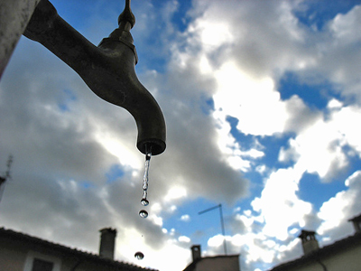 Acqua inquinata, su whatsapp corrono notizie false. Il Comune di Ragusa contro gli allarmismi. Ecco la situazione attuale