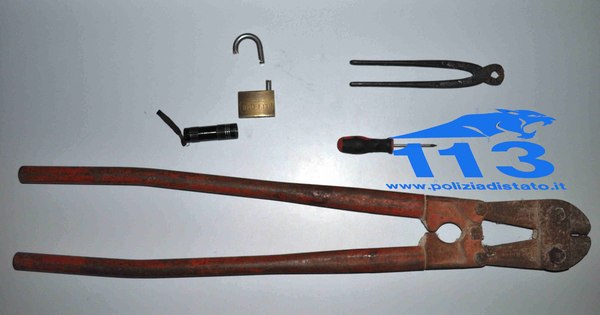 SVENTATO UN FURTO. TRE ARRESTI