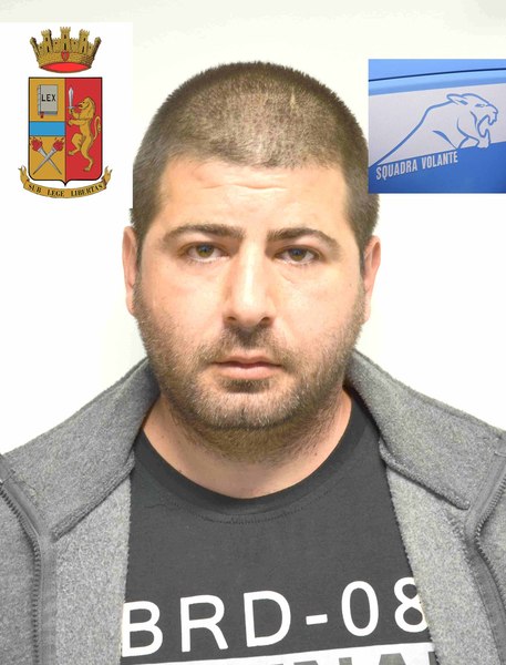 LA POLIZIA DI STATO – SQUADRA VOLANTI – HA ARRESTATO UN UOMO AGLI ARRESTI DOMICILIARI
