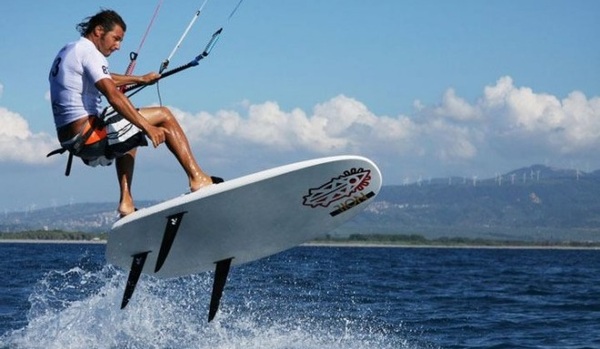 Muore mentre fa kitesurf. Turista a Marsala