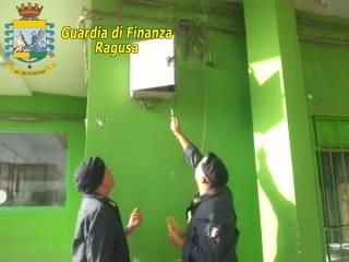 VITTORIA: GUARDIA DI FINANZA ED ENEL A CACCIA DI FURTI DI ENERGIA ELETTRICA