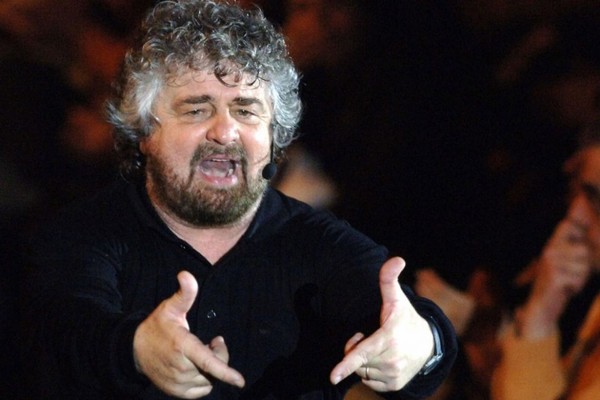 Beppe Grillo a Palermo e a Catania con il nuovo spettacolo “Terrapiattista”