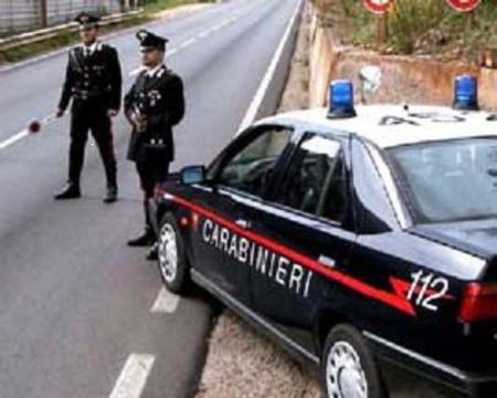 TRE ARRESTI PER FURTO DA MARESCIALLO DEI CARABINIERI LIBERO DAL SERVIZIO