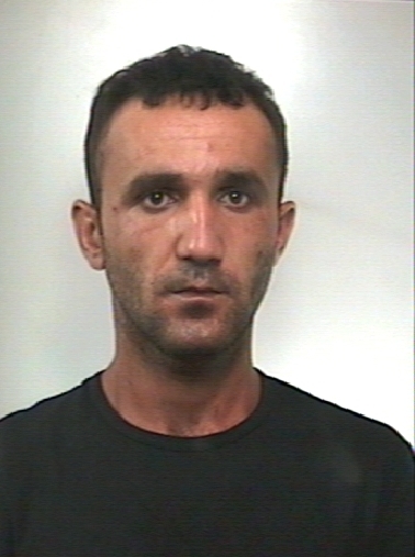 COMISO, PUSHER EVADE DAI DOMICILIARI: ARRESTATO