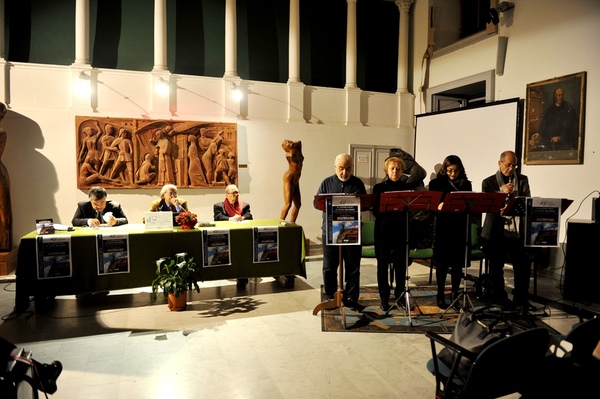 “UNA FORMICA NERA IN UNA NOTTE NERA”