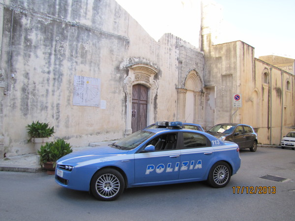 POLIZIA DI STATO – SQUADRA VOLANTI SENZA SOSTA IL CONTROLLO DEL TERRITORIO