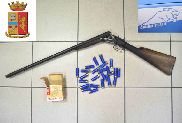 LA POLIZIA DI STATO – SQUADRA VOLANTI – SEQUESTRA FUCILE E MUNIZIONI A GENITOREE ULTRA OTTANTENNE