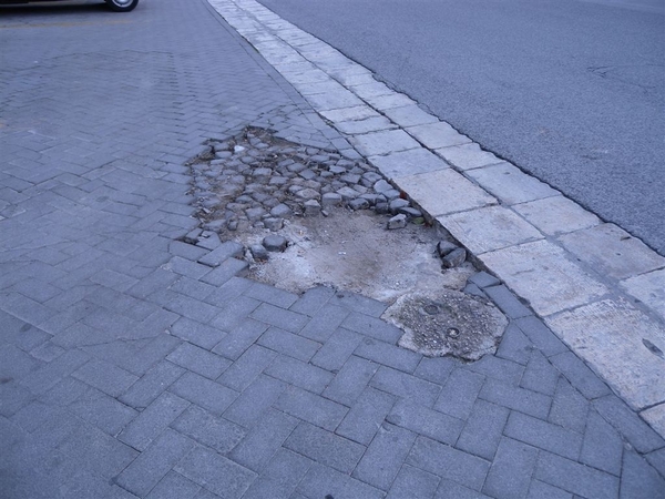 STRADE DISSESTATE. INTERVENIRE PRESTO