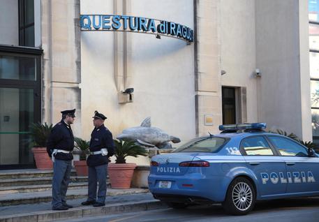 FINITO DOPO CINQUE ORE L’INTERROGATORIO DELLA MAMMA DI LORIS