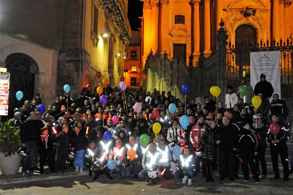 MOTOFIACCOLATA A CURA DEL MOTO CLUB IBLEO: LO SPORT SI UNISCE ALLA SOLIDARIETÀ