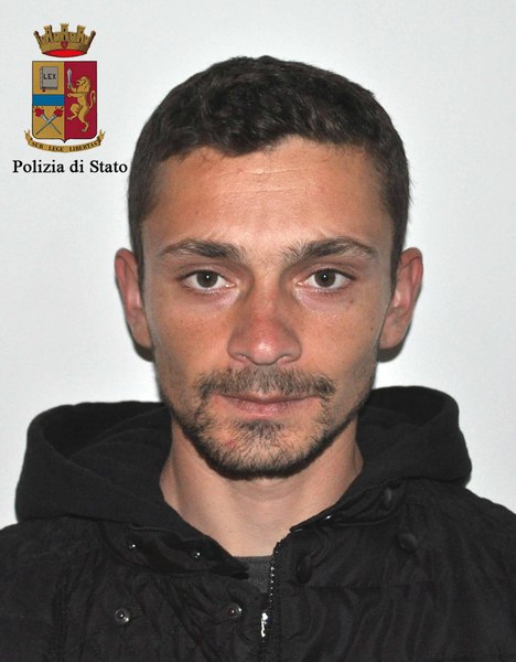 LA POLIZIA DI STATO  ARRESTA UN UOMO  CHE AVEVA SVALIGIATO UN’ABITAZIONE A CAVA D’ALIGA.