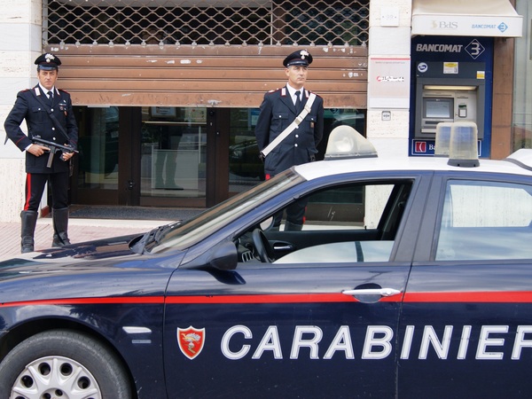 COMISO. RAPINA AI DANNI DEL CREDITO SICILIANO