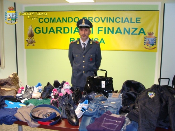 LOTTA ALLA CONTRAFFAZIONE: DENUNCIATI DALLA GDF DUE COMMERCIANTI