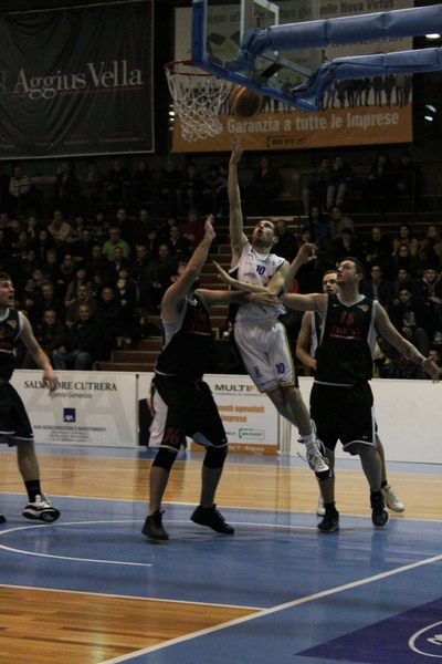 NOVA VIRTUS, VITTORIA COL BRIVIDO