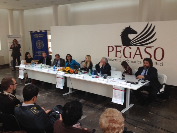 A VITTORIA IL CONVEGNO DELL’UNIVERSITÀ TELEMATICA PEGASO SUL TEMA DELLA VIOLENZA DOMESTICA  “LA DONNA VITTIMA E CARNEFICE , IL DRAMMA DELLA MODERNITÀ”