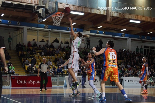 LA PASSALACQUA TIENE IL FATTORE CAMPO, BATTUTA NAPOLI 57-52