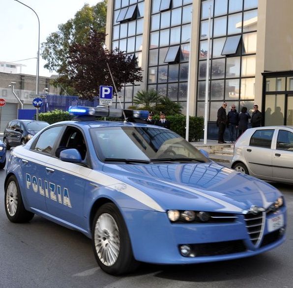 FURTI AL CENTRO COMMERCIALE