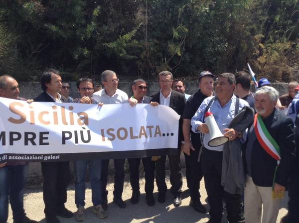 PROTESTA DI FORZA ITALIA PER SOLLECITARE IL GOVERNO NAZIONALE E REGIONALE AD INTERVENIRE REPENTINAMENTE