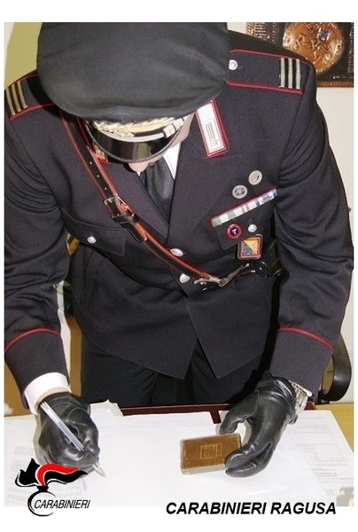 HASHISH IN AUTO: INCENSURATO DENUNCIATO DAI CARABINIERI DI MONTEROSSO ALMO