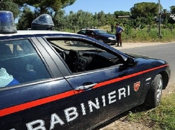 MARINA DI MODICA RUBANO PRODOTTI AGRICOLI MA VENGONO SORPRESI, ARRESTATI DAI CARABINIERI