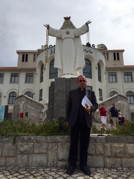 IL DIRETTORE DELL’UFFICIO DIOCESANO PER LA PASTORALE DELLA SALUTE DI RAGUSA, DON GIORGIO OCCHIPINTI, HA RICEVUTO A FATIMA UN ATTESTATO DI RICONOSCENZA DALL’APOSTOLATO MONDIALE