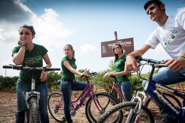 MAXI RADUNO IN BICI PER IL QUARTO MANDRAROSSA VINEYARD TOUR