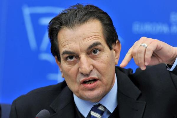 Rifiuti Ragusa, dovranno essere trasferiti fuori provincia. Cava Modicani solo accantonati. Lo spiega il governatore Crocetta